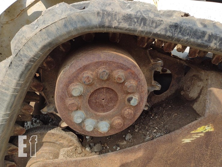 2014-bobcat-t590-image-30