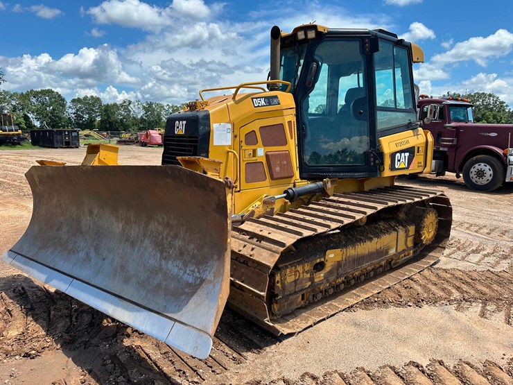 2017-caterpillar-d5-image-6