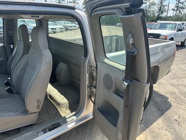 2005-chevrolet-colorado-image-24