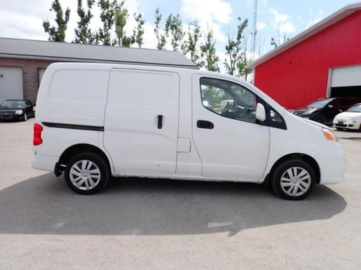 2020-nissan-nv200-image-5