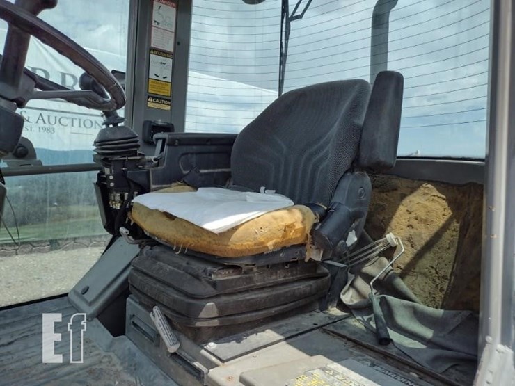 2012-takeuchi-tw65-image-12