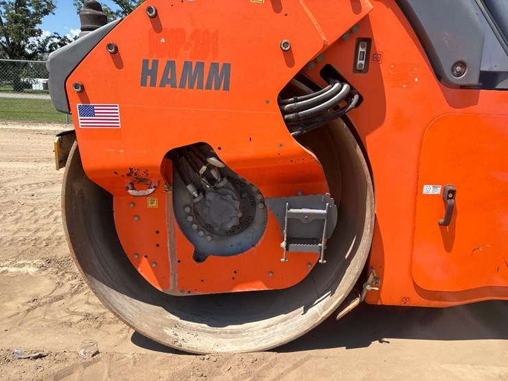 2016-hamm-hd+-120i-double-drum-roller-image-10