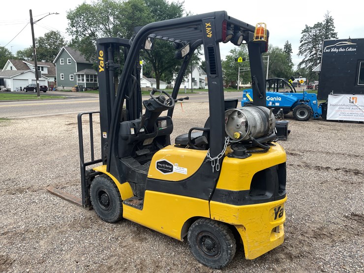 #140-•-2016-yale-glp040-lp-gas-4,000-lb-forklift-image-7