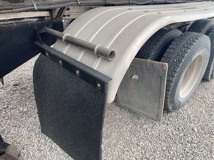 stainless-steel-7000-gallon-tanker-image-54