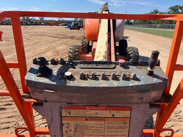 2007-jlg-600s-image-29