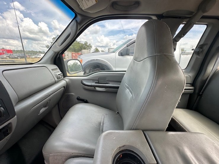 2005-ford-f250-image-28