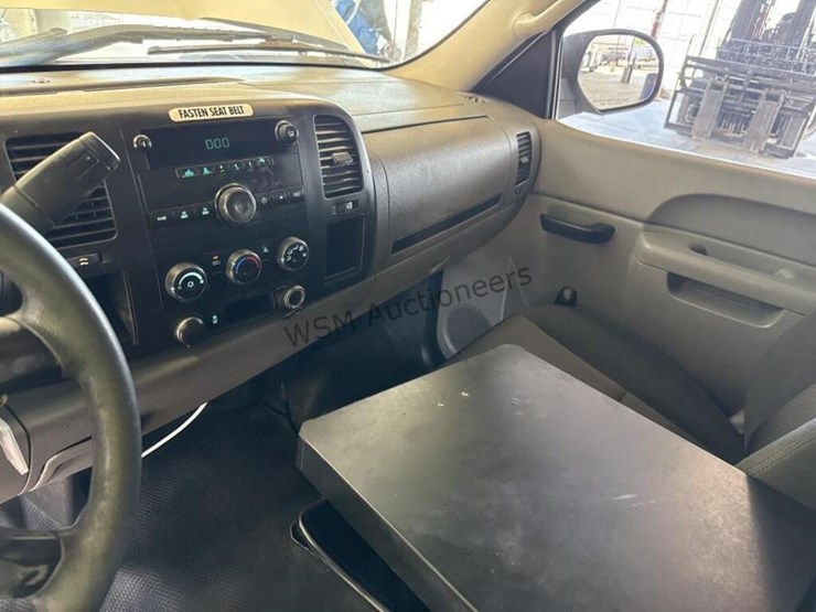 2012-chevrolet-silverado-1500-image-18