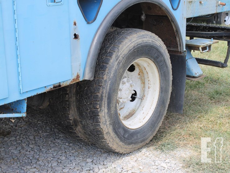 2001-ford-f750-image-4