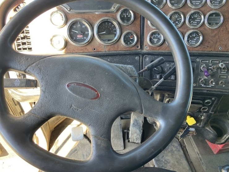 2004-peterbilt-378-image-13