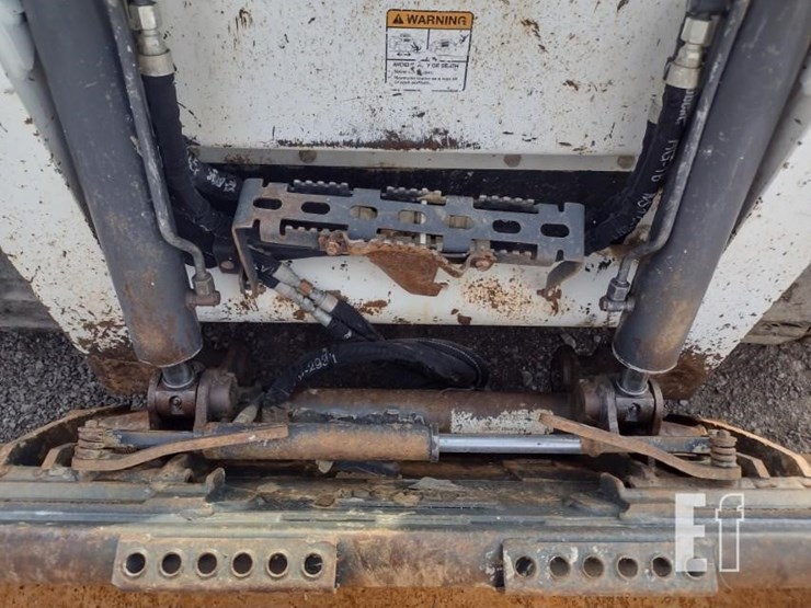 2019-bobcat-t740-image-16