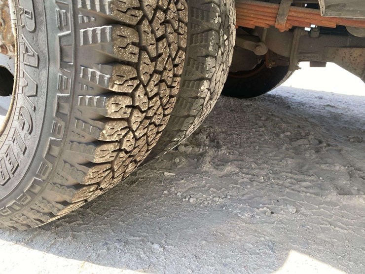 2011-ford-f350-image-21