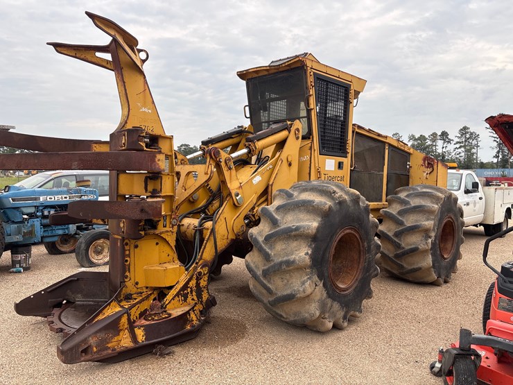 #2281-•-tigercat-724d-feller-buncher-image-1