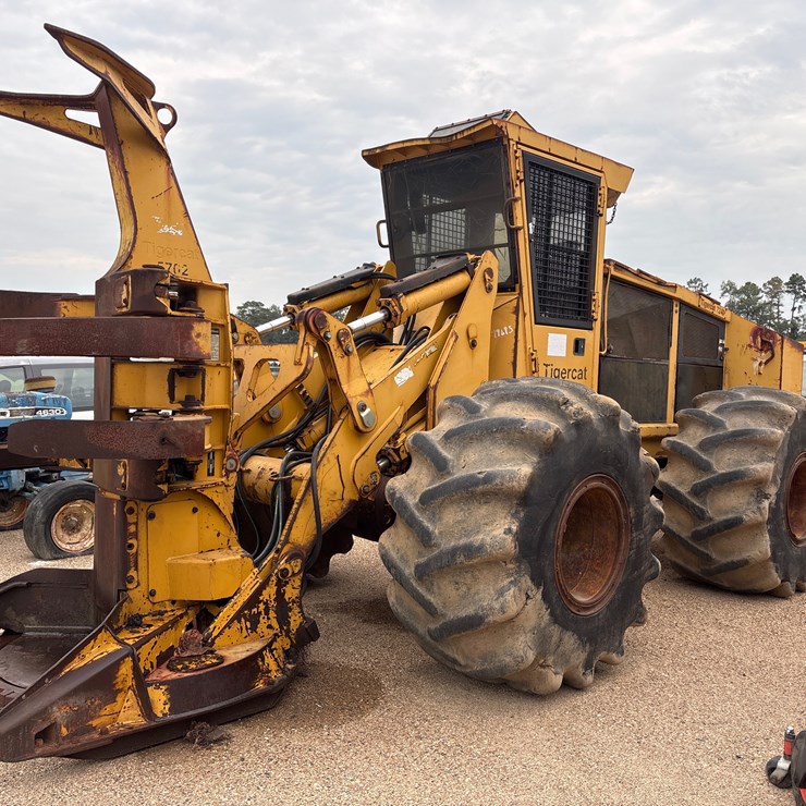 #2281 • TIGERCAT 724D FELLER BUNCHER