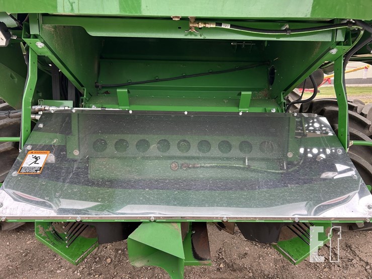 2024-john-deere-s790-image-44