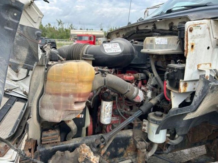 2013-ford-f750-xl-image-28