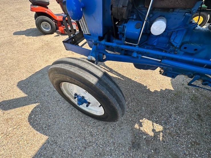 ford-2910-image-29