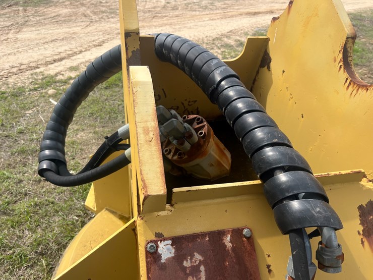 caterpillar-320-image-10