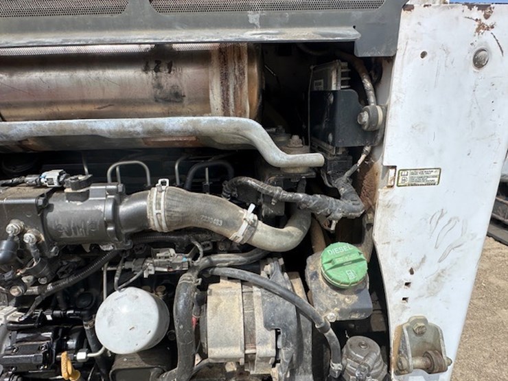 2015-bobcat-t750-image-37