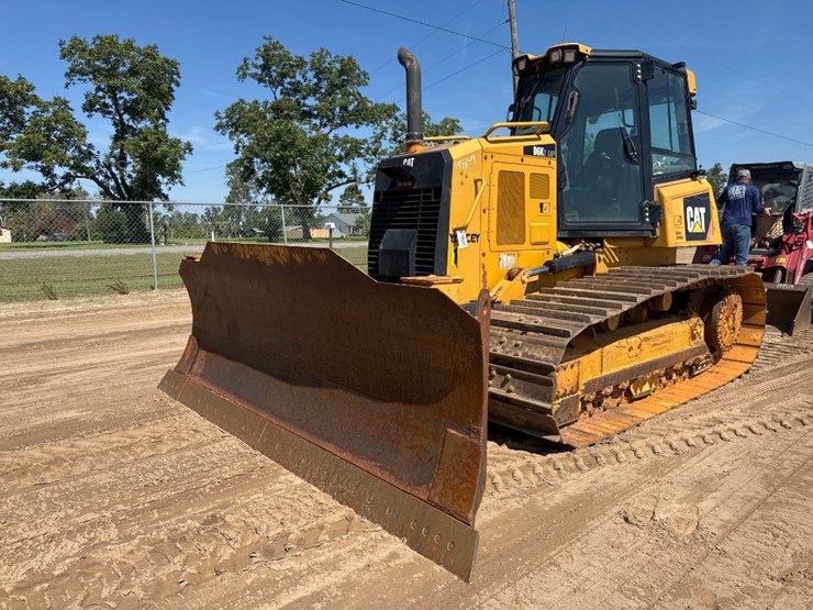 2017-caterpillar-d6k2-lgp-image-2