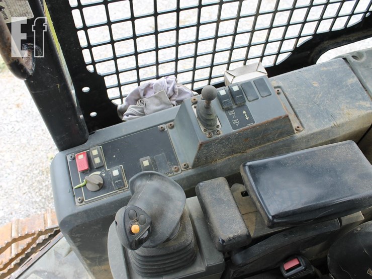 2011-caterpillar-d4k-xl-image-4