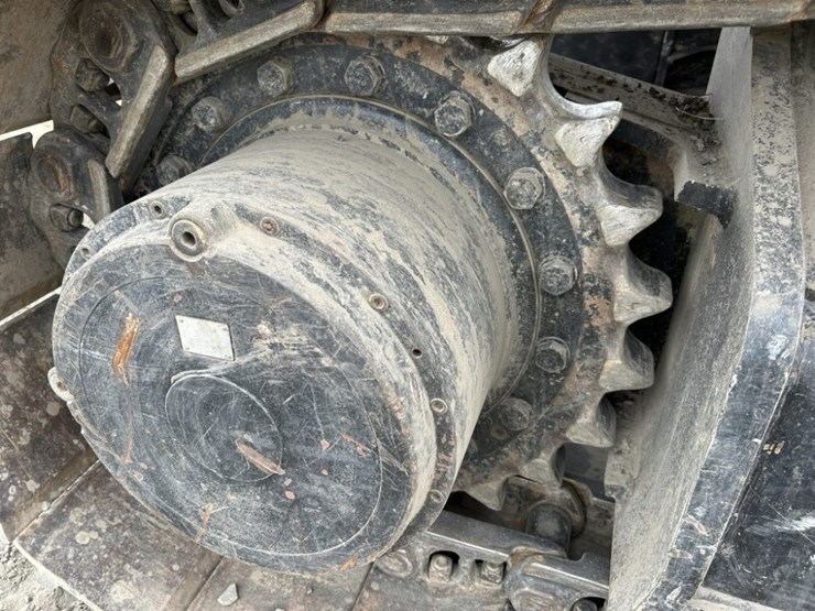 2018-caterpillar-548-image-23