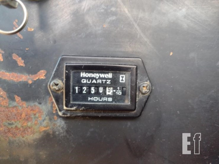 2014-morooka-mst800vd-image-6