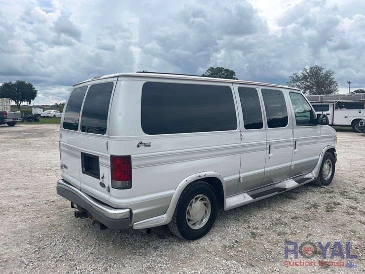 2002-ford-e150-image-3