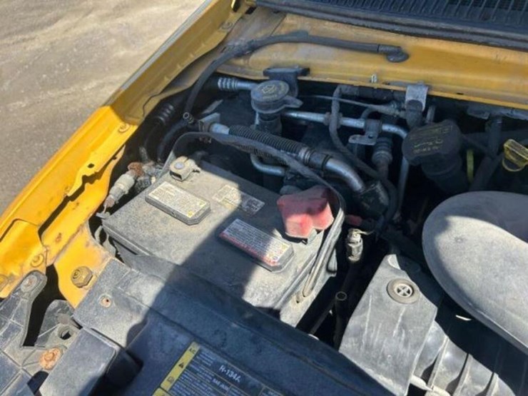 2010-ford-cargo-image-26