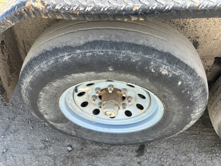 2018-mirage-t/a-equipment-trailer-image-12