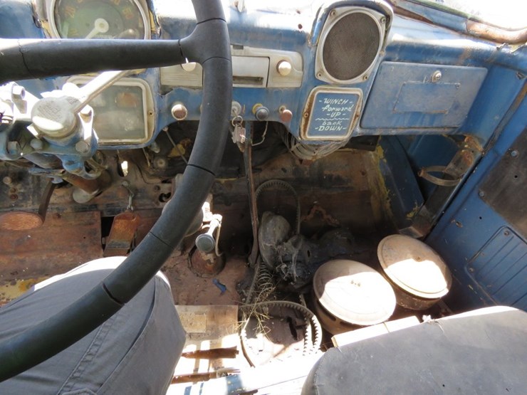 1952-dodge-b-3-ta-142-truck-with-boom-and-winch-image-13