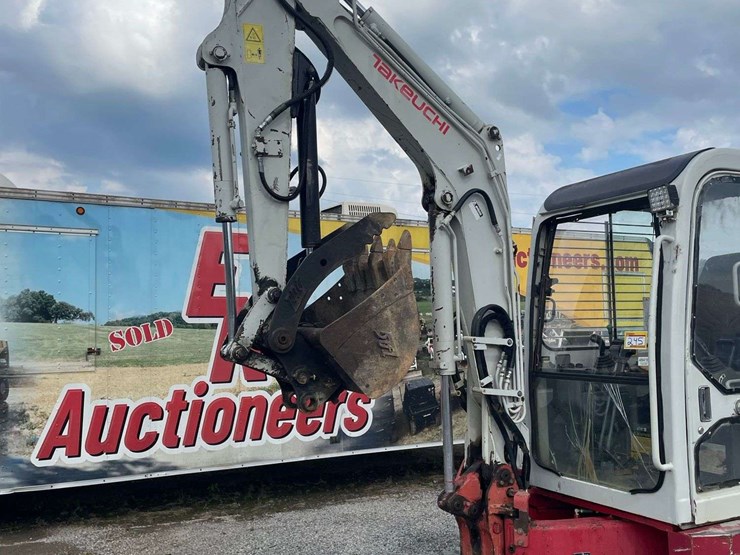 takeuchi-tb138fr-image-9