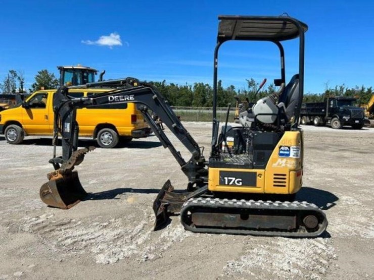 2015-deere-17g-image-8
