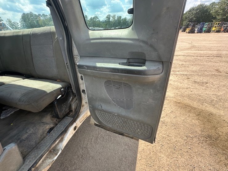 2003-ford-f450-image-24