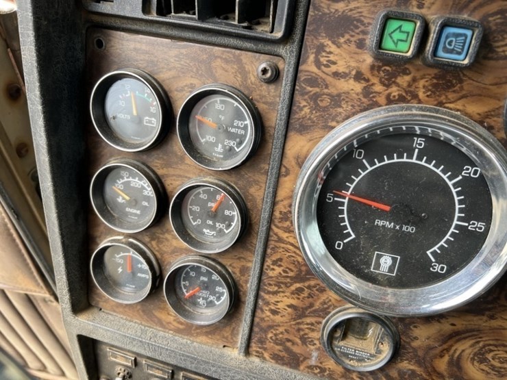 1994-kenworth-t800-image-28
