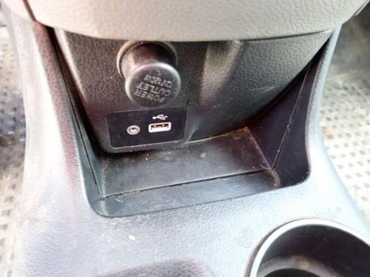 2020-nissan-nv200-image-18