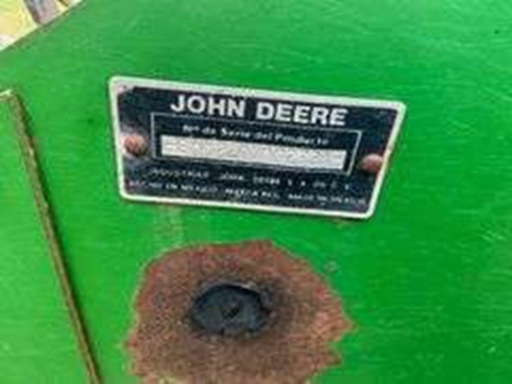 john-deere-220-image-14