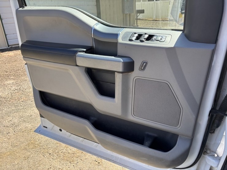 2016-ford-f150-xlt-image-18