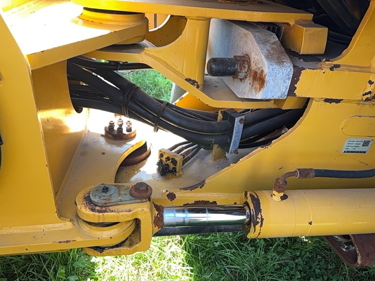 2015-deere-344k-image-10