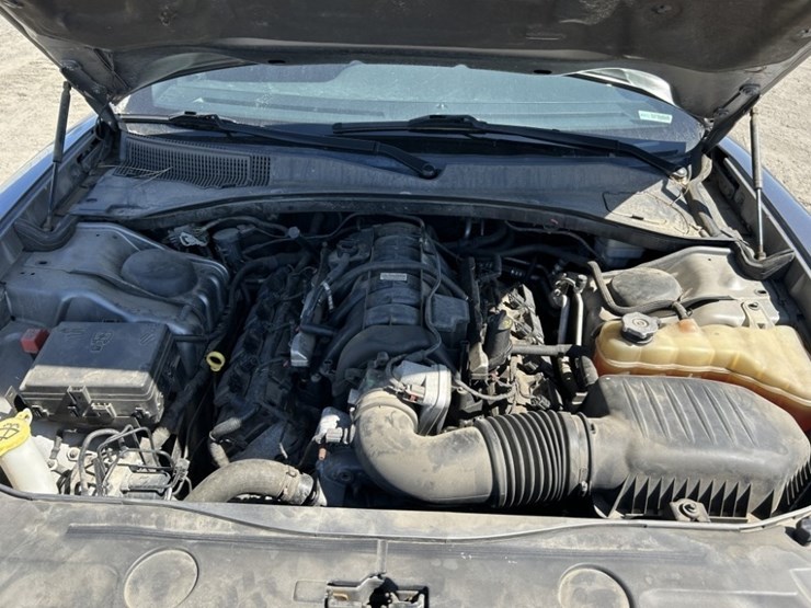 2011-dodge-charger-sedan-image-29