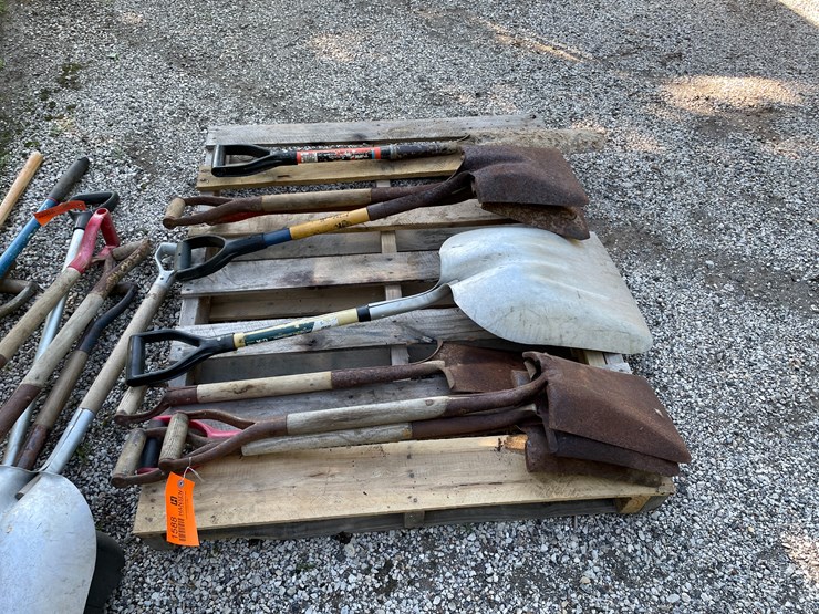 #1588-•-pile-of-various-shovels-image-1