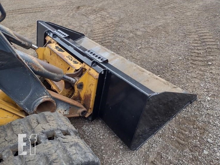 2020-deere-331g-image-17