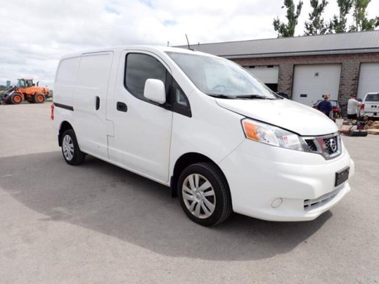 2020-nissan-nv200-image-4