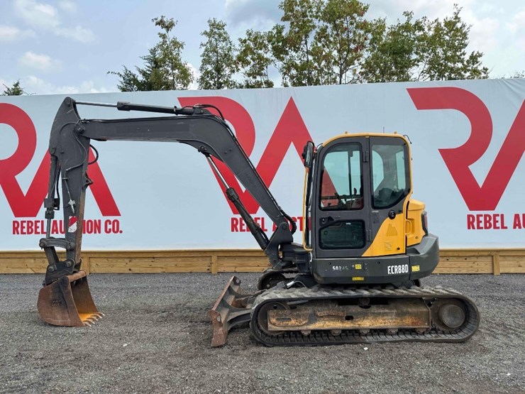 2018-volvo-ecr88d-image-1