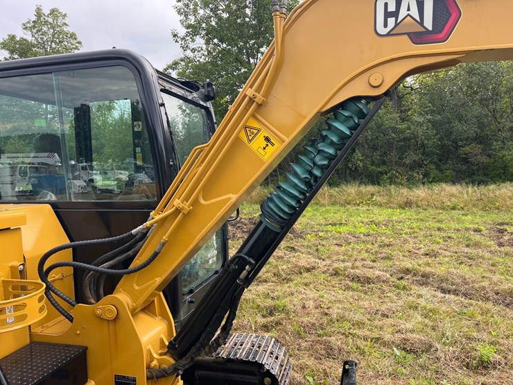 2021-caterpillar-305-image-14