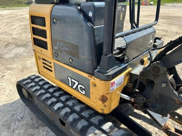 2016-deere-17g-image-33
