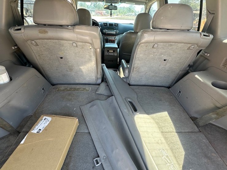 2010-toyota-highlander-image-11