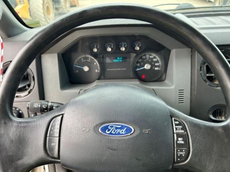 2013-ford-f750-xl-image-11
