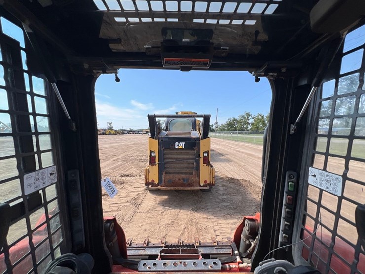 2022-kubota-ssv75-image-30