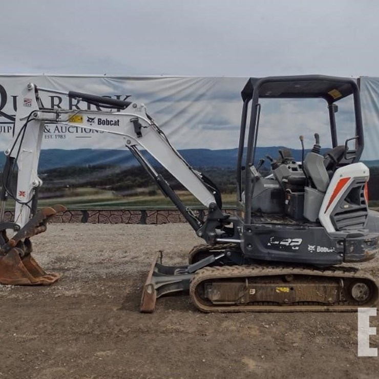 BOBCAT E32i