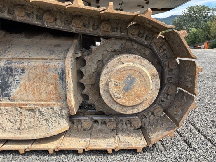 caterpillar-568-image-21